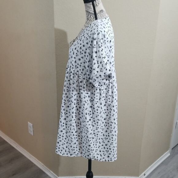 WHITE birch‎ floral top size medium - Picture 2 of 6